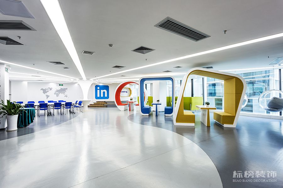 高層龍崗辦公室裝修怎么顯得有企業(yè)文化，體現(xiàn)公司特色